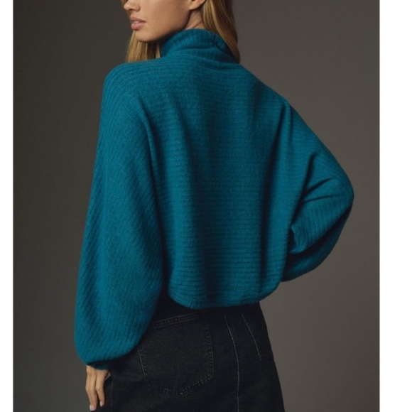 Anthropologie Pilcro Sweater - worn once ! Slouchy cropped and cozy. Size M - Picture 3 of 7